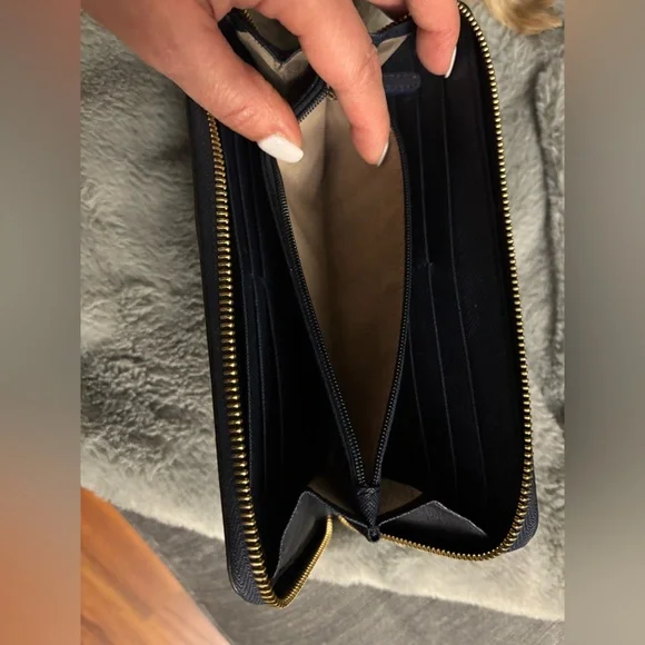 Michael Kors NAVY BLUE leather wallet - Picture 3 of 3